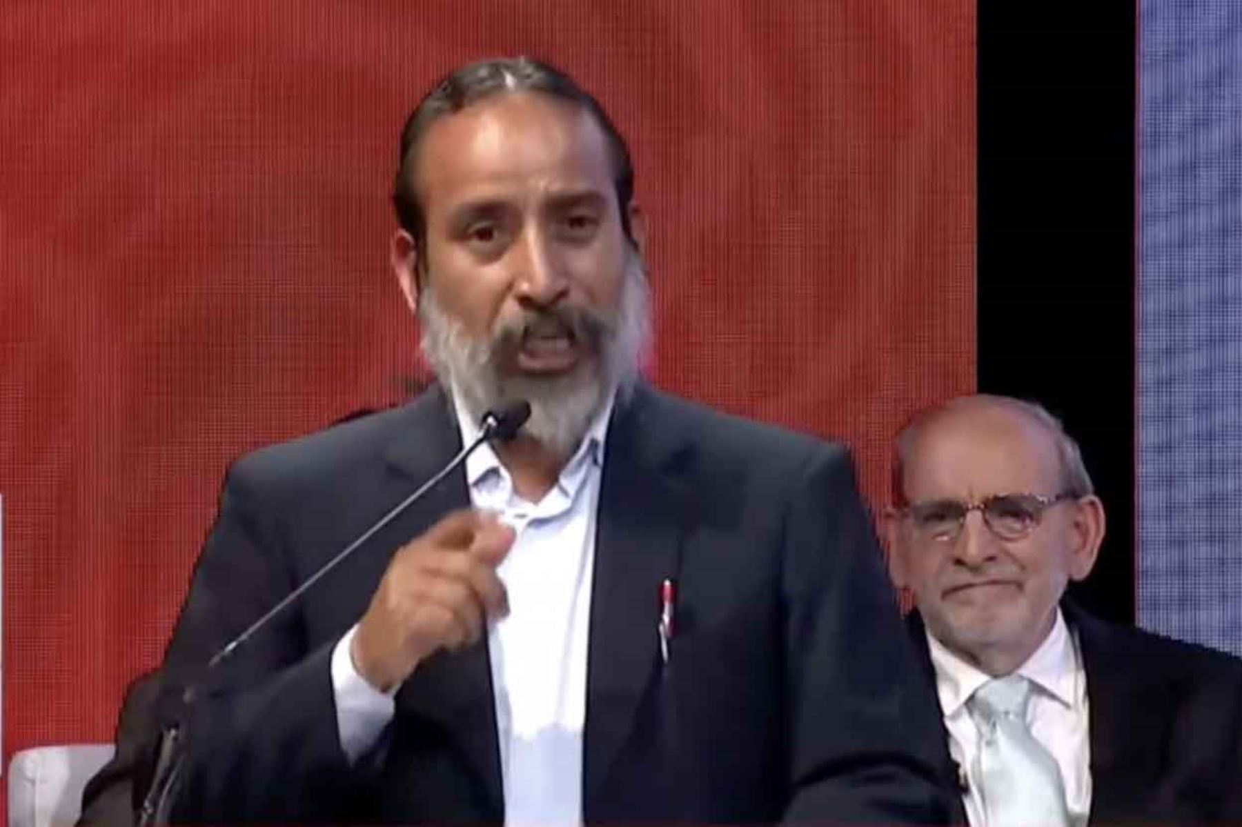 Debate ERM 2026: Segundo Valdez ofrece mayor formalización en el transporte urbano