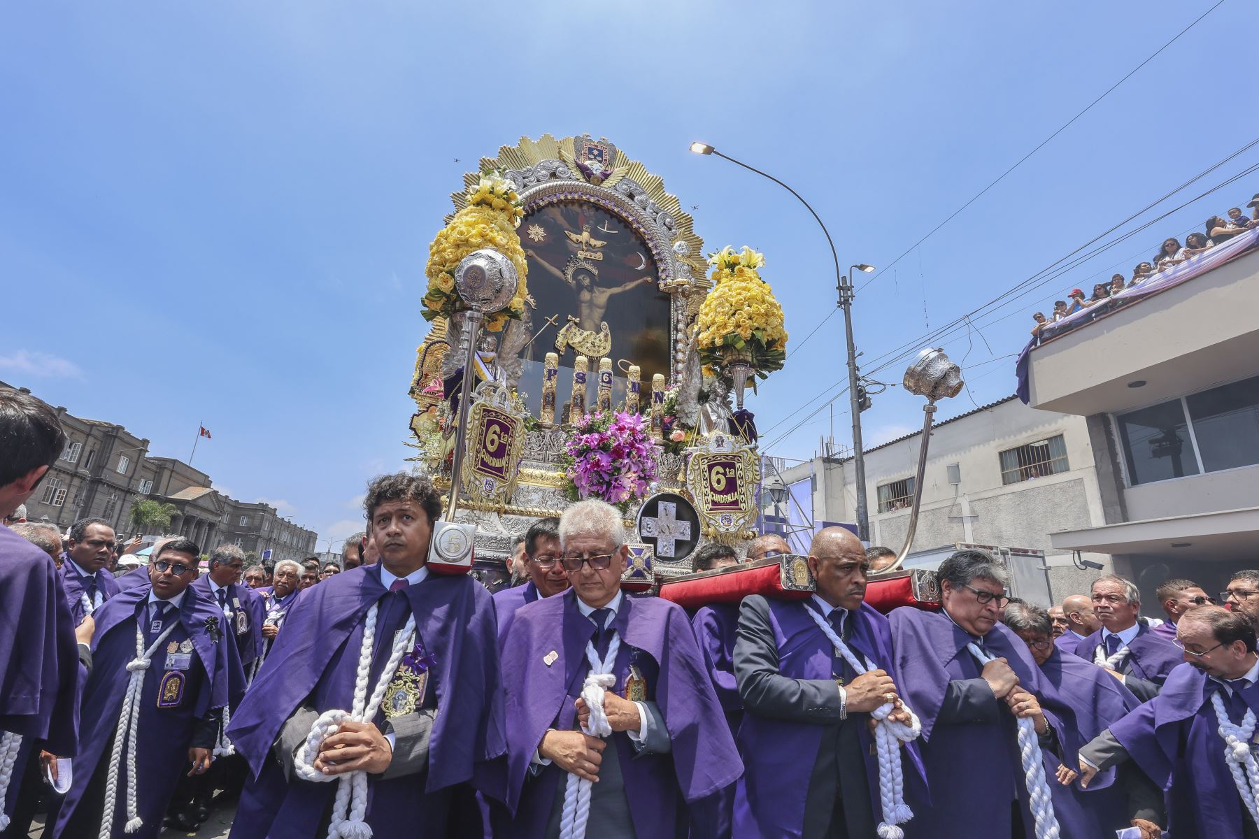 Señor de los Milagros: qué calles de Lima se cerrarán y cómo evitar el golpe de calor