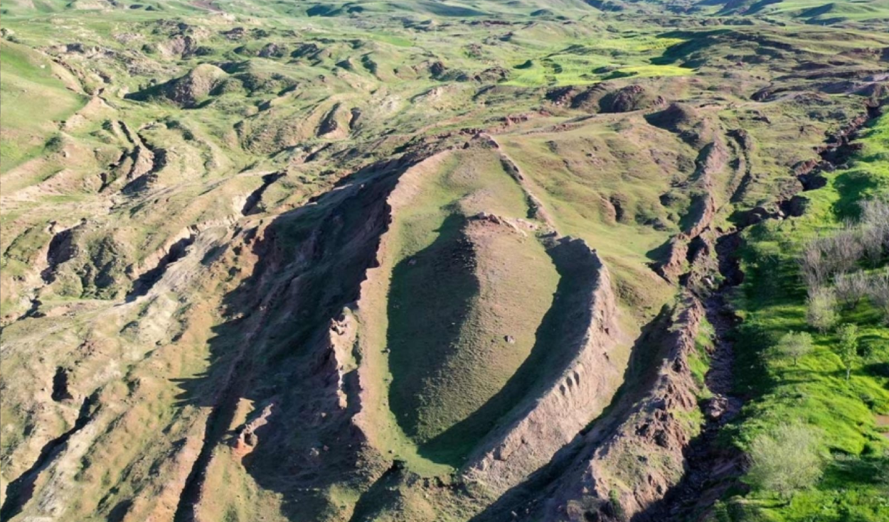Investigadores inician excavaciones en el lugar donde se cree que está el Arca de Noé en Turquía
