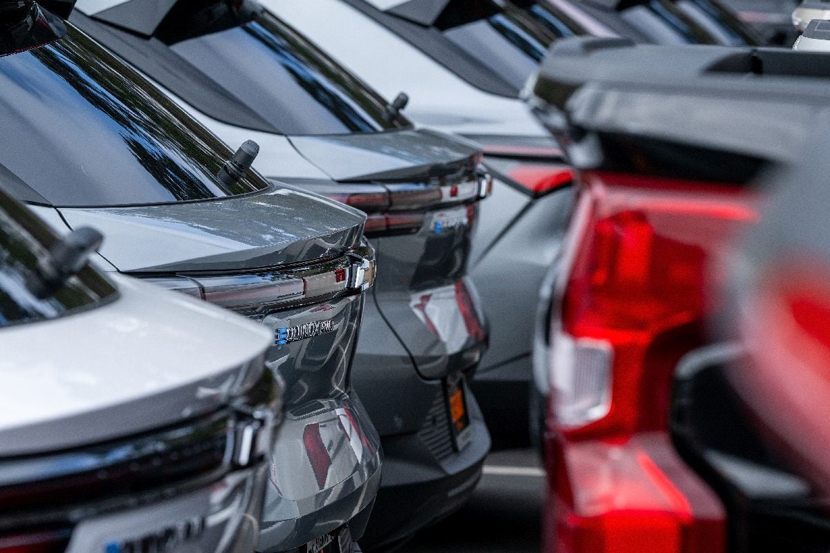 GM cae en bolsa tras advertencia de CEO sobre desafíos que se intensifican