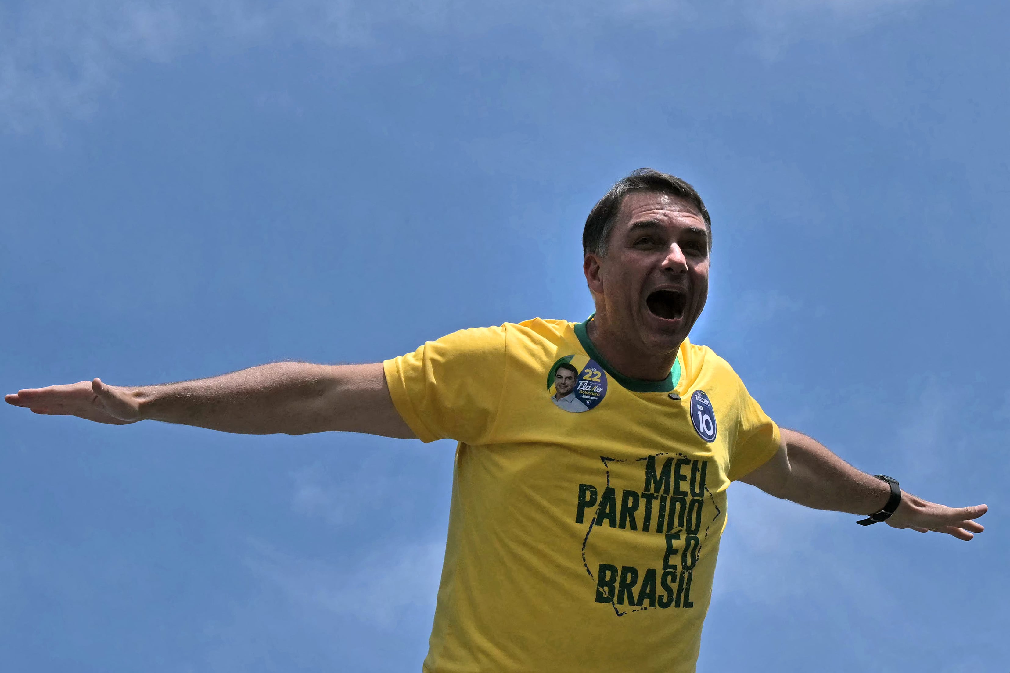 ¿Por qué Flávio Bolsonaro logró un mejor resultado que su padre? Esto explica su desempeño electoral en Brasil