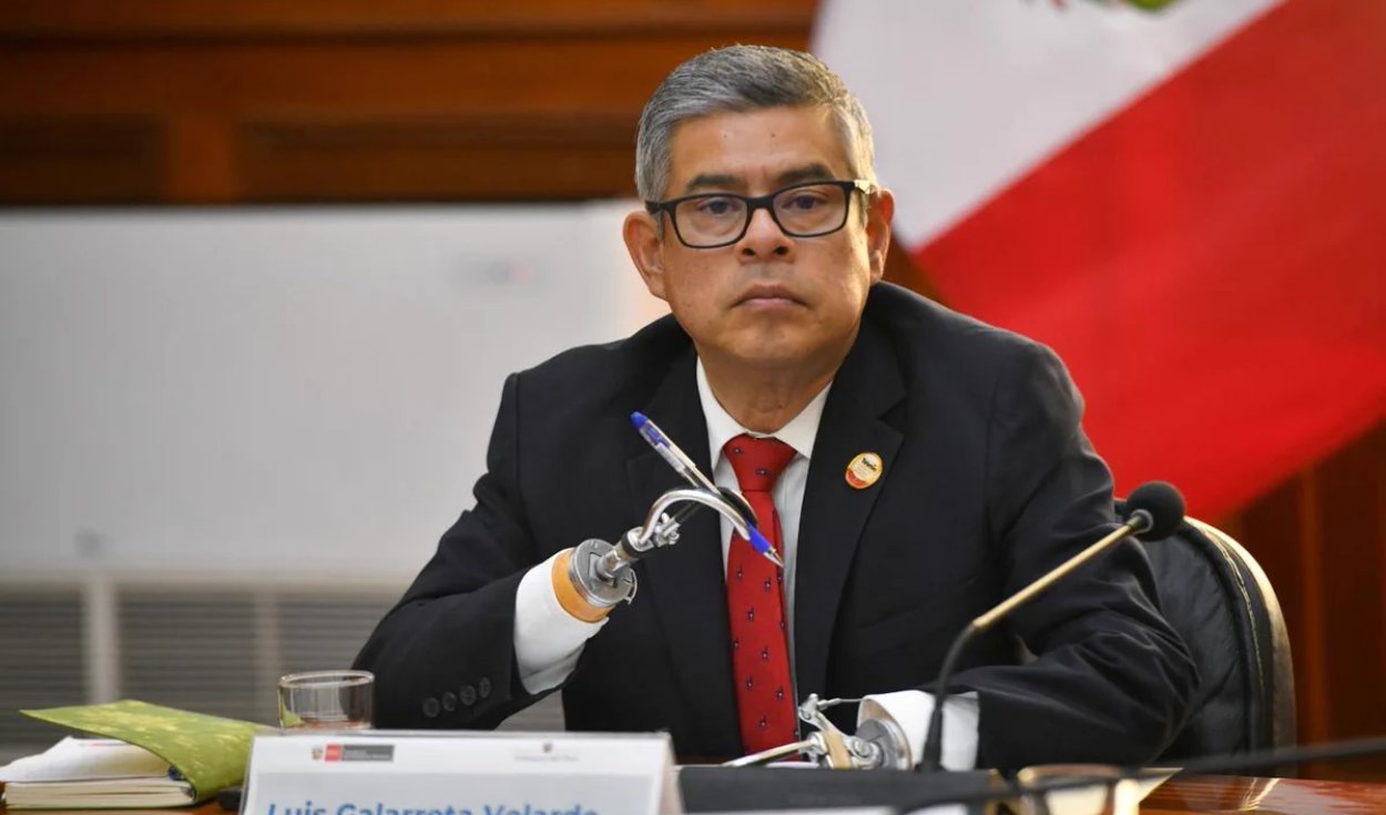 Comisión de Constitución cita a Luis Galarreta para que sustente alcances del pedido de facultades