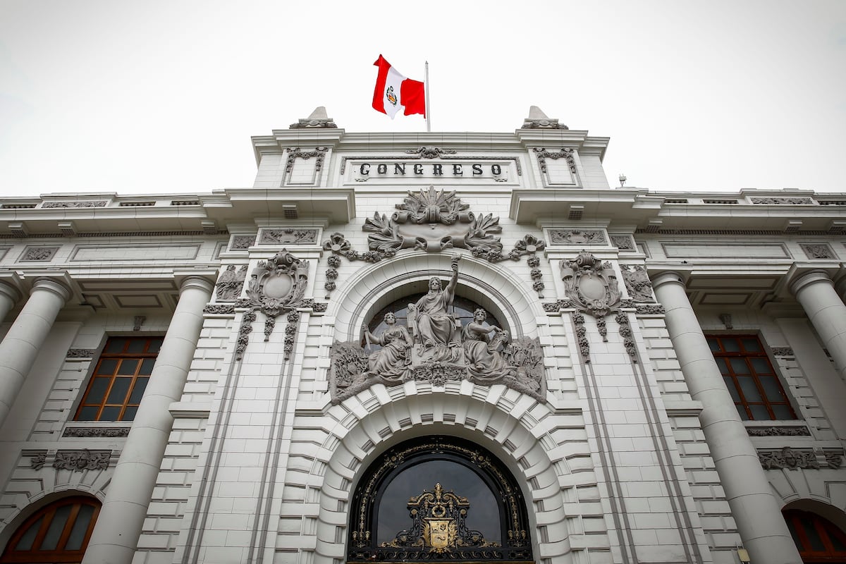 Diputados y senadores acumulan licencias para viajar al extranjero en sus primeros meses