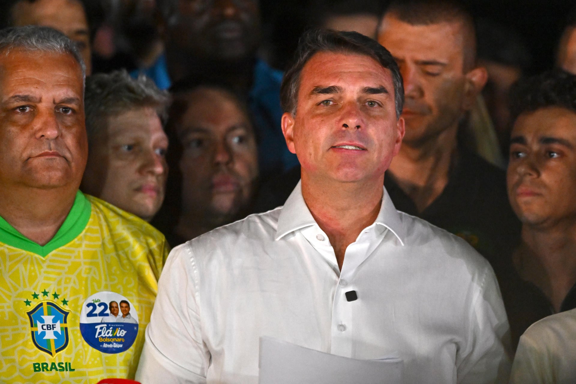 Policía de Brasil investiga si Flávio Bolsonaro abandonó el país rumbo a Estados Unidos