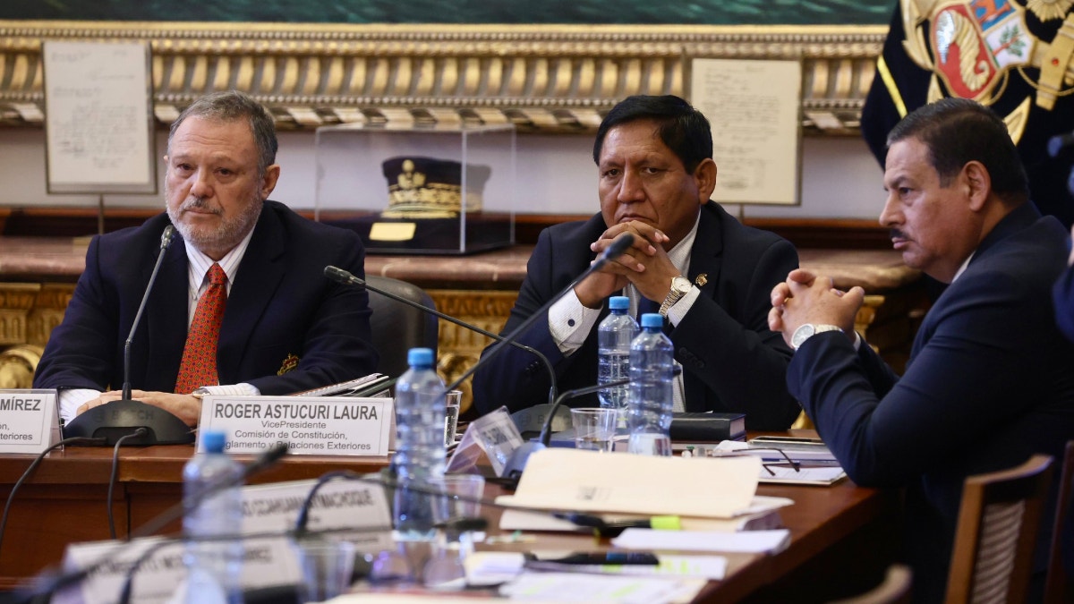 Suspenden "hasta nuevo aviso" sesión de la Comisión de Constitución que debatía pedido de facultades
