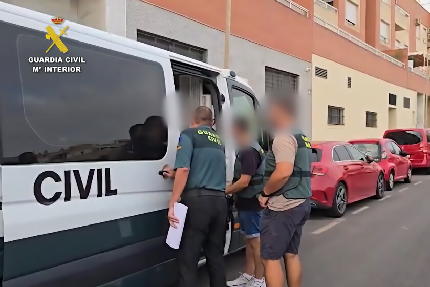 La Guardia Civil de Almería destapa una red de empadronamientos ilegales a 188 extranjeros