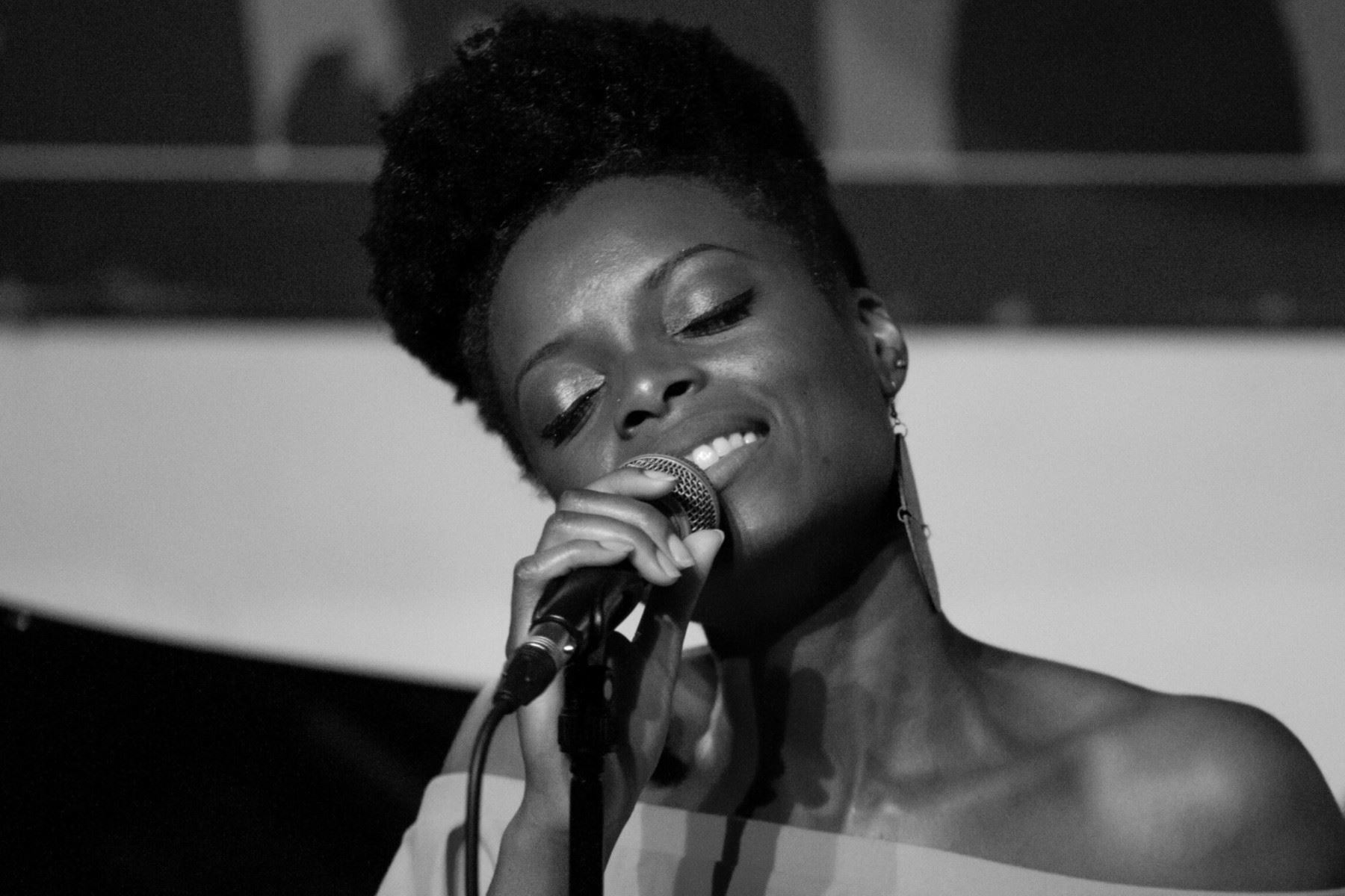 Concierto gratuito: española Astrid Jones presenta propuesta de soul, reggae y funk