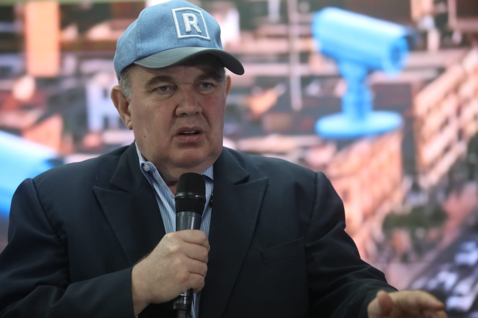 Presentan solicitudes para sacar a Rafael López Aliaga de las elecciones municipales