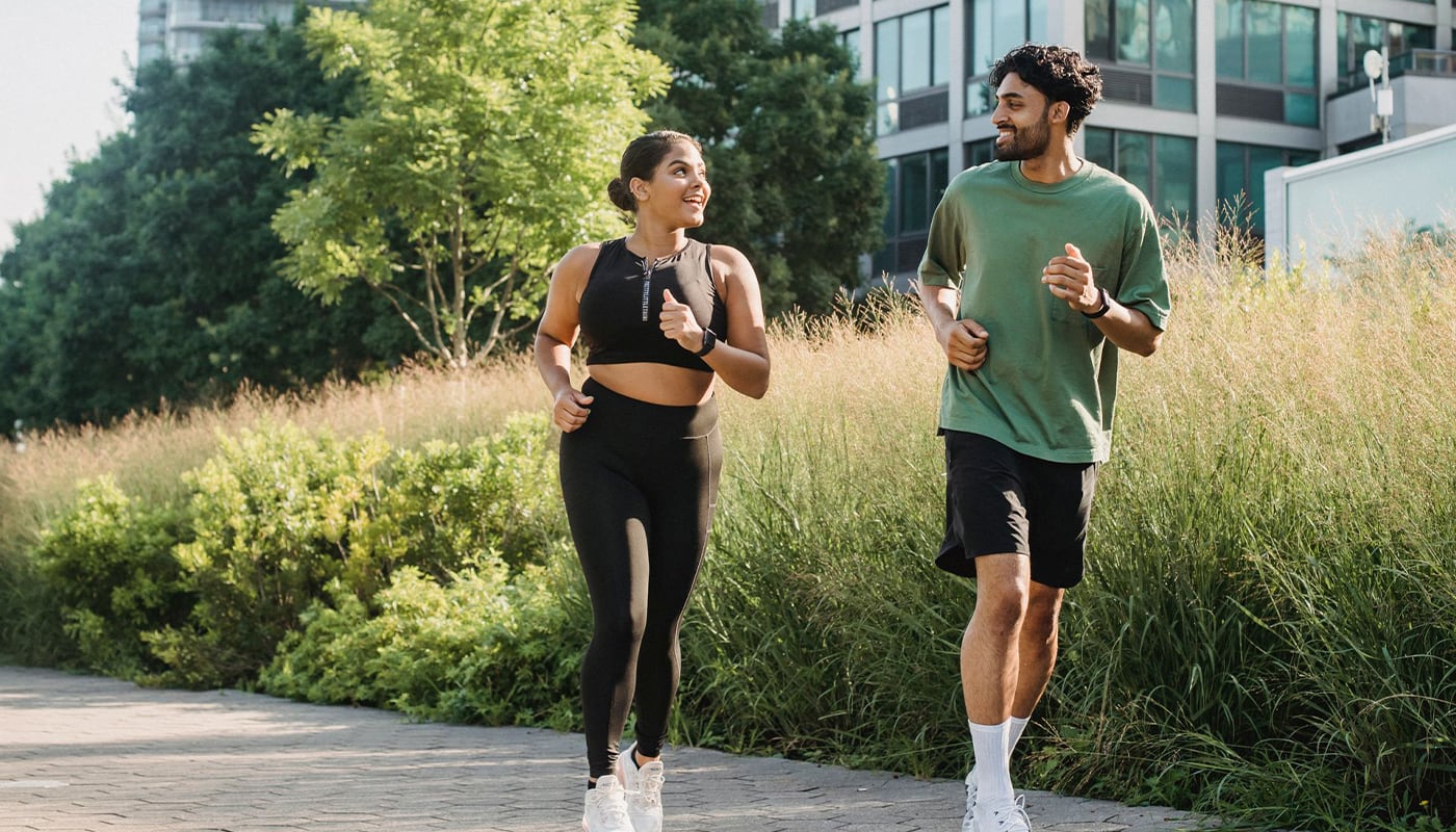Salir a correr al menos 5 minutos al día podría salvarte la vida: beneficios y cómo empezar en el running