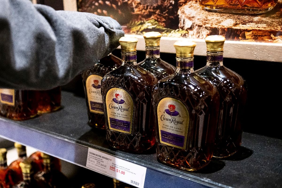 Entra en vigor la prohibición de EE.UU. al alcohol y las motocicletas de Canadá