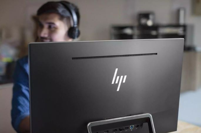La IA ya no amenaza con reemplazar developers junior: el estudio de Stanford muestra que ya lo está haciendo