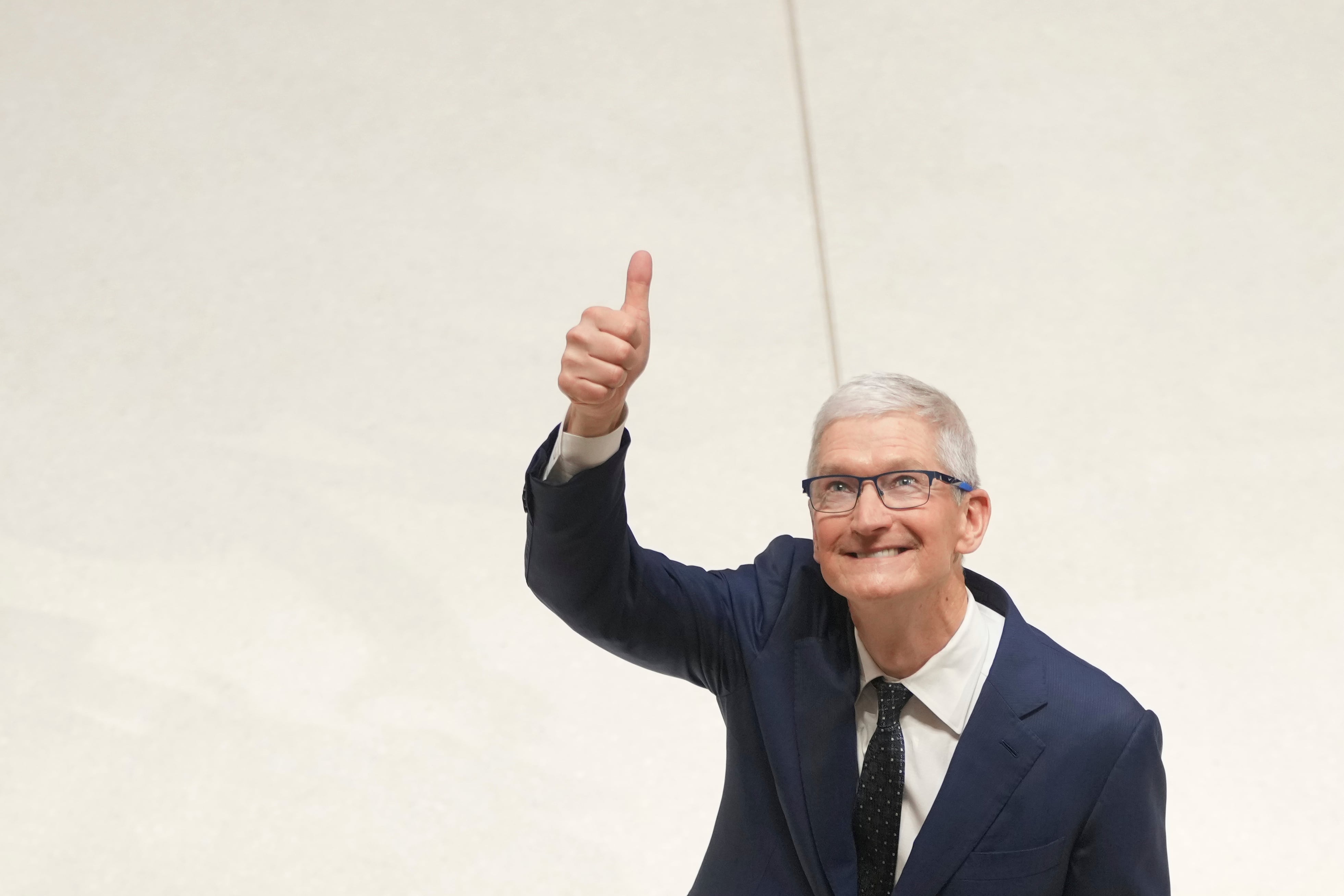 Tim Cook se despide de Apple en X: “Mi título cambia mañana, pero mi amor por esta comunidad nunca lo hará”