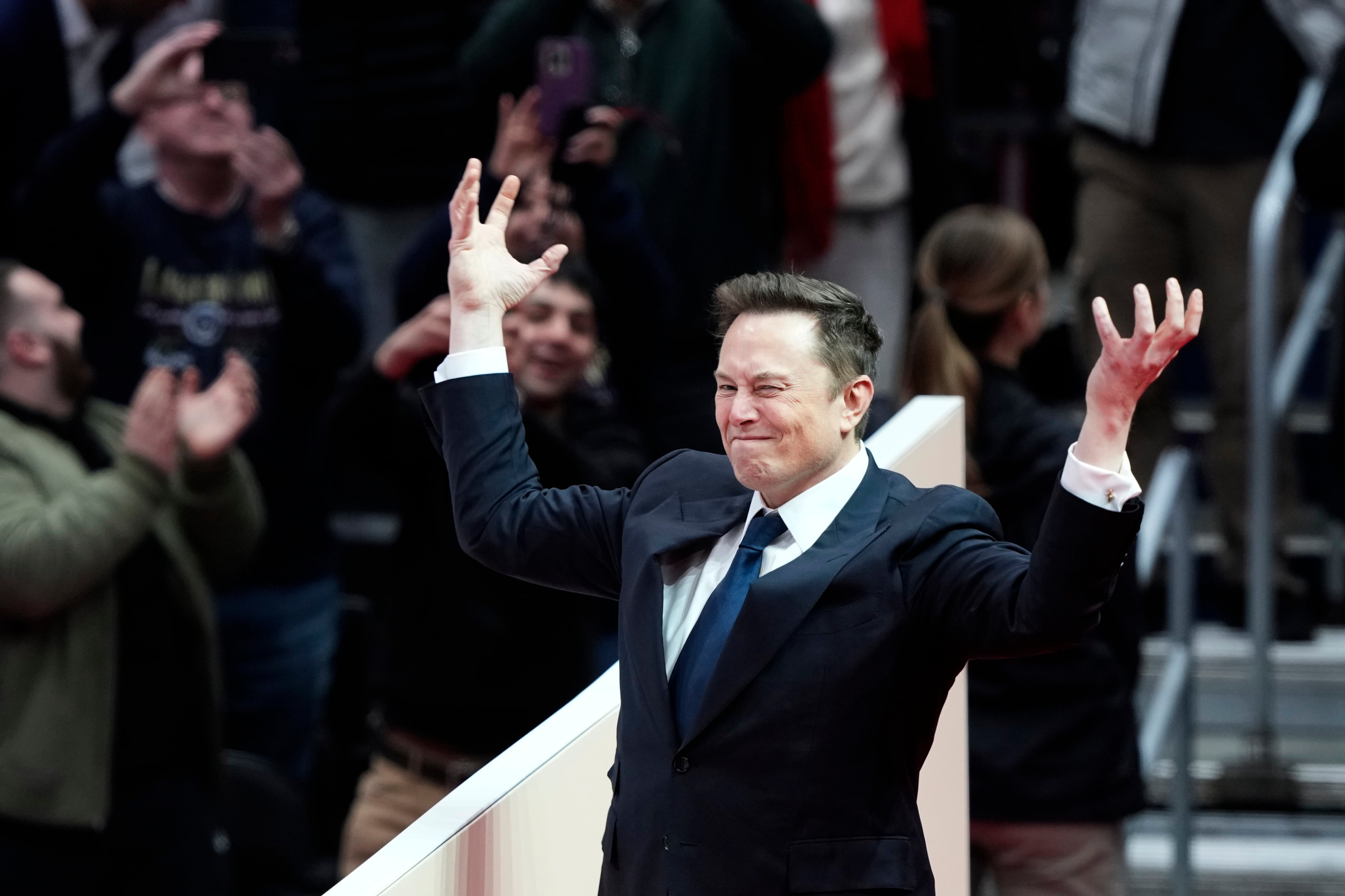 “La mierda de perro merece más respeto”: Elon Musk explota tras la proyección del documental de HBO sobre su persona