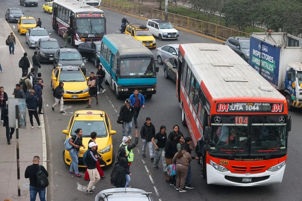 Transportistas anuncian que no acatarán paro del 25 de agosto tras reunión con Keiko Fujimori