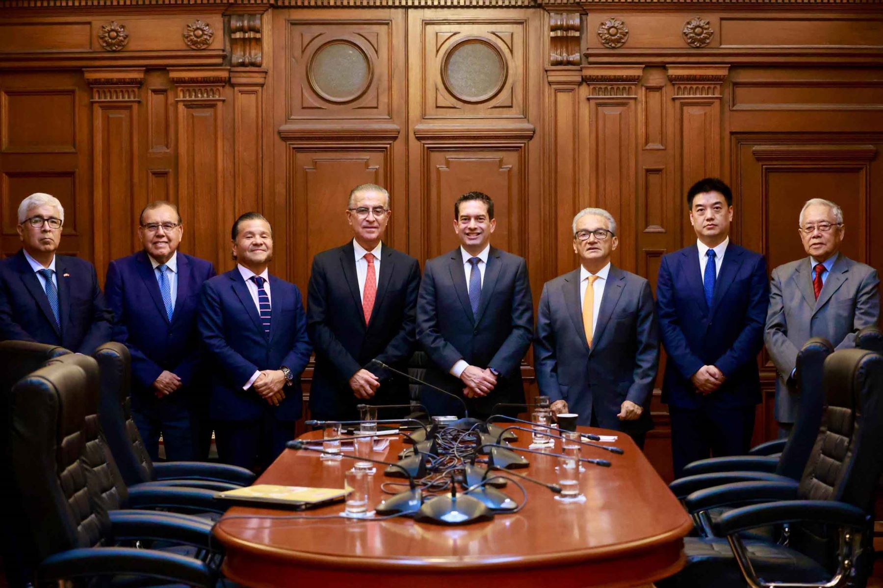 Presidente del Congreso se reunió con la Cámara de Comercio Peruano-China