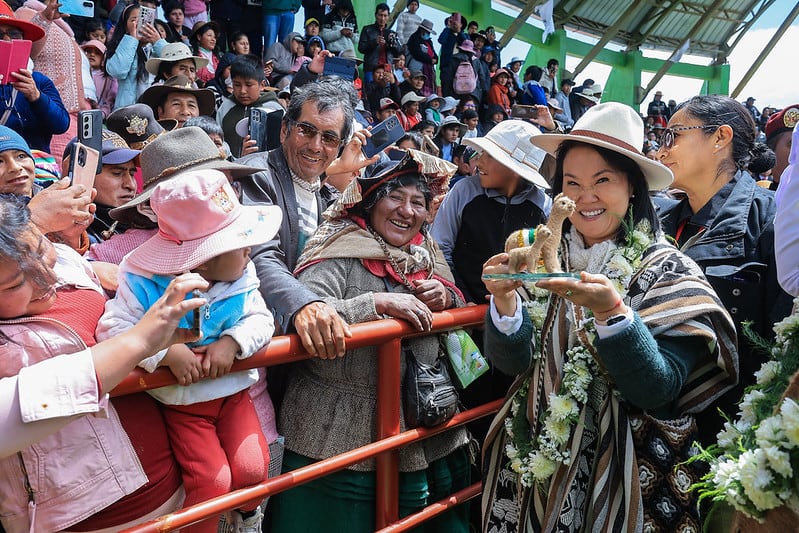 Keiko Fujimori participa en entrega de títulos y apoyo productivo a comunidades en Puno
