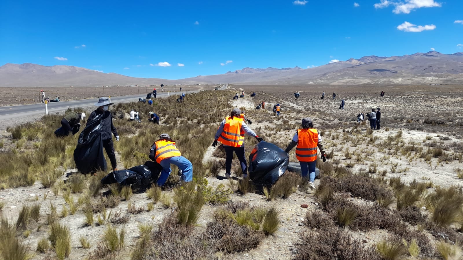 Más de 50 toneladas de basura fueron recogidas en reserva nacional en Arequipa
