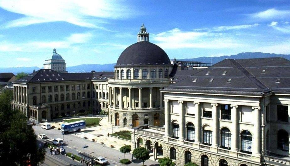 ¿Qué universidades ganan terreno en competencia global por estudiantes?