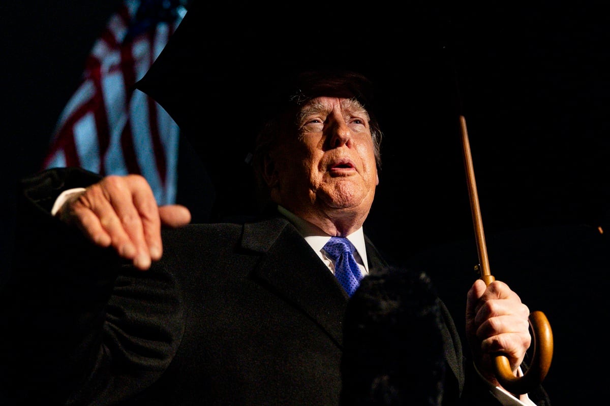 Aprobación de Trump cae a su mínimo histórico a semanas de las elecciones de medio mandato
