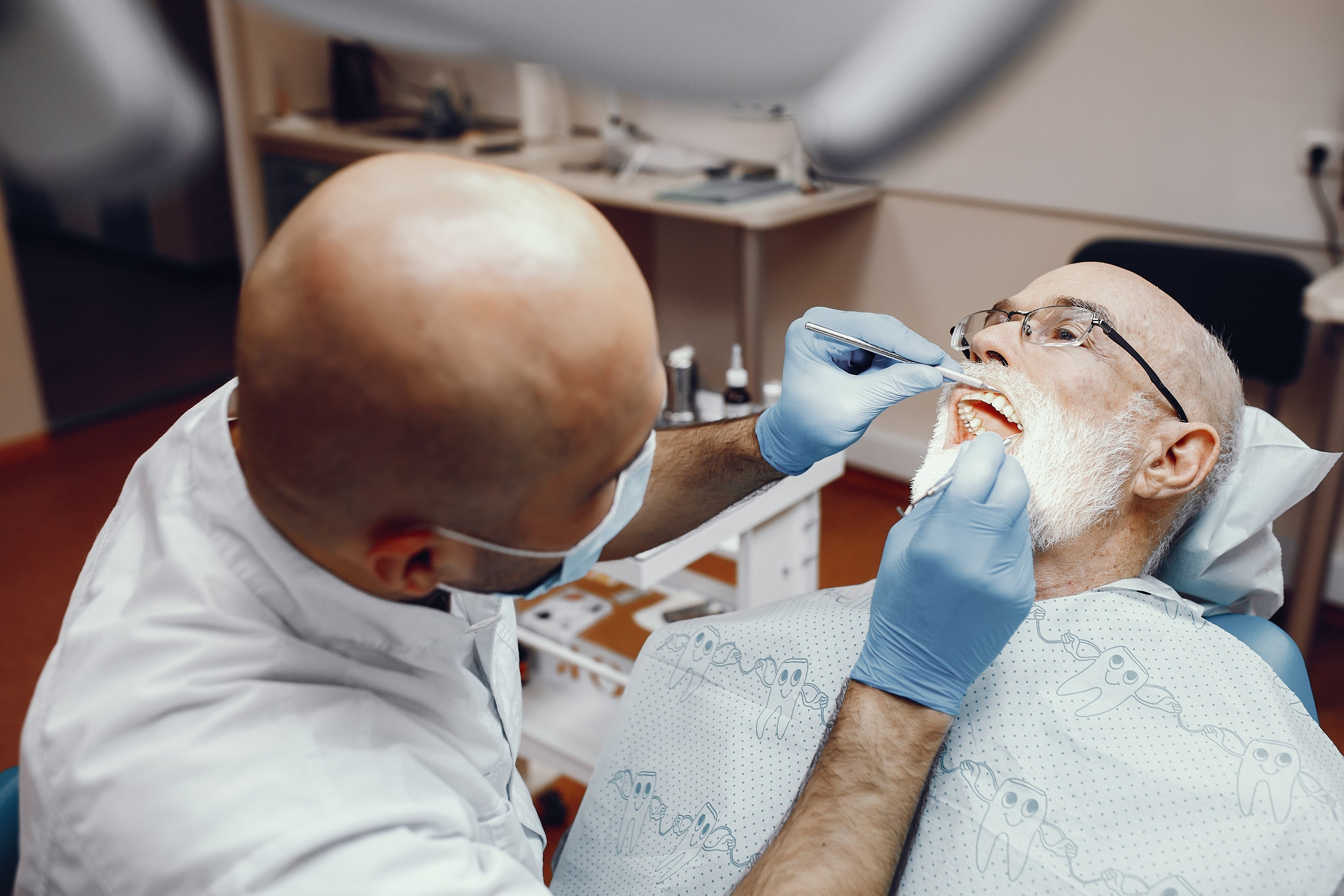 Pérdida de dientes podría relacionarse con mayor riesgo de demencia, según estudios
