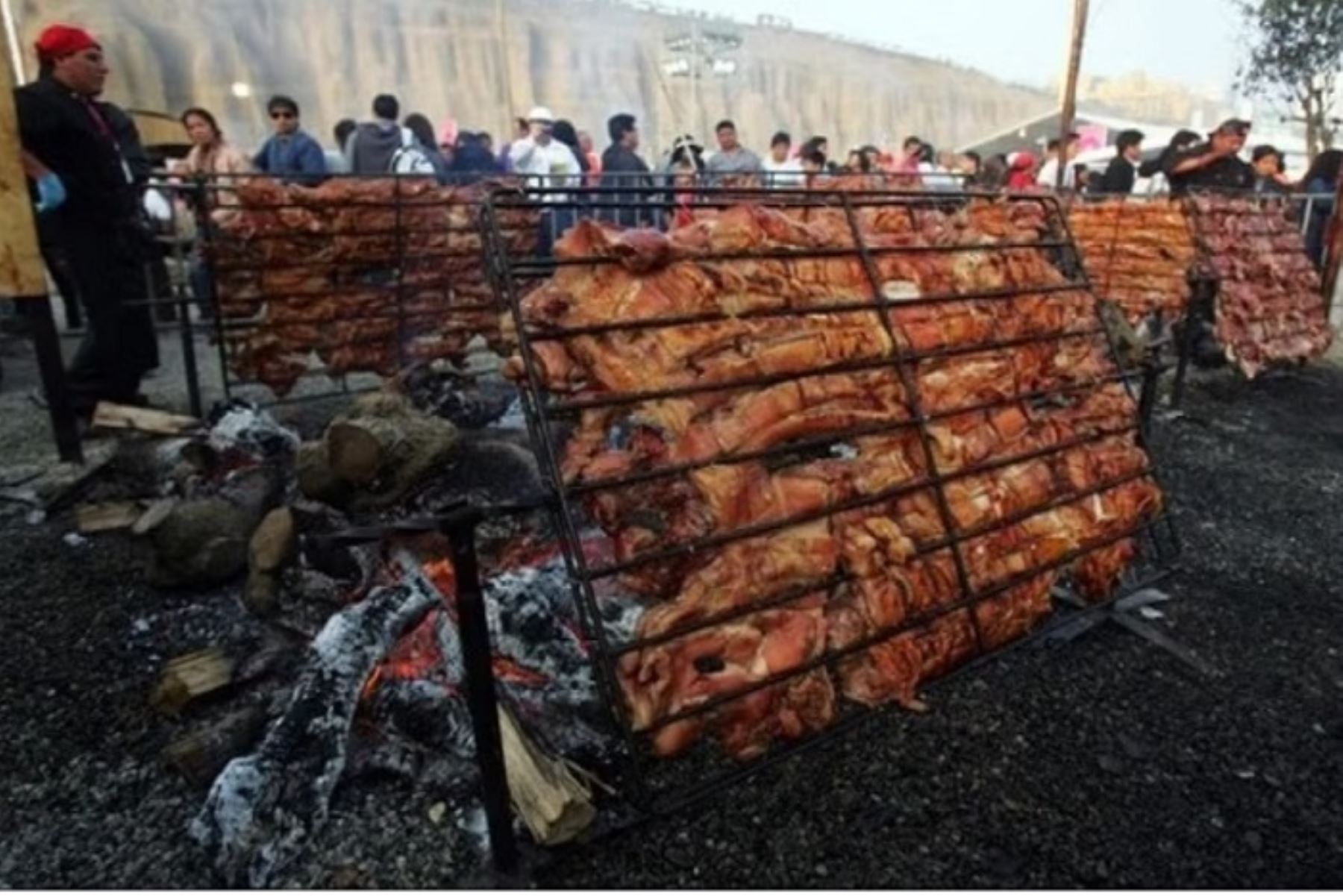 Más de 30 mil asistentes proyecta reunir el XII Festival del Chancho al Palo en Chancay