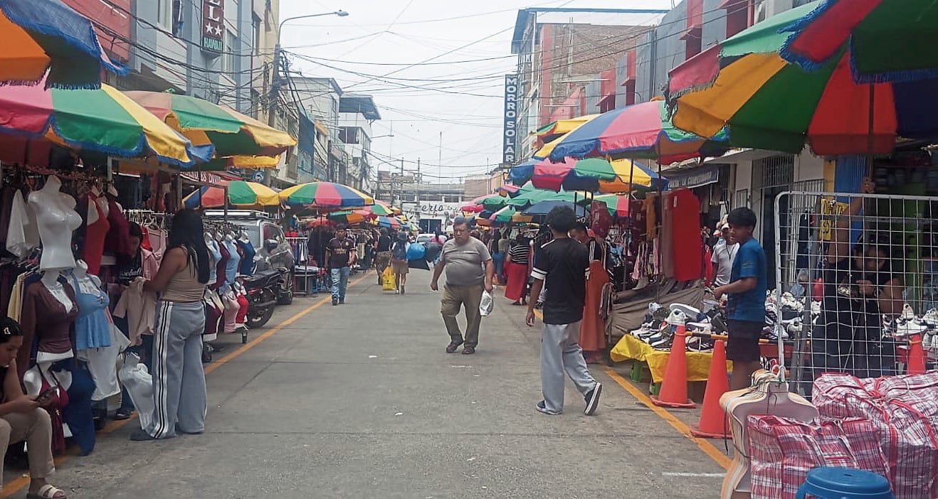Chiclayo: ambulantes ocupan calles del entorno del Mercado Modelo