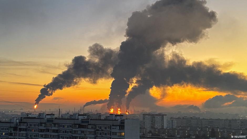 Ucrania ataca planta petrolera rusa pese a acuerdo entre Trump y Putin