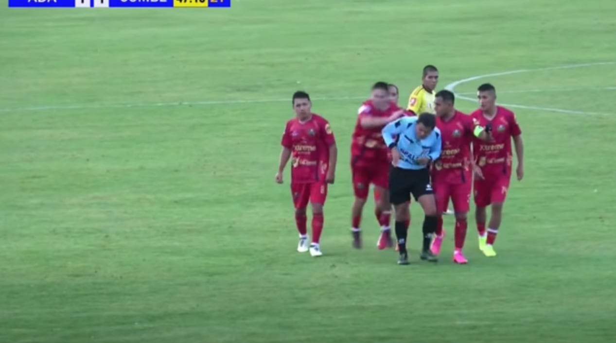 Escándalo en la Copa Perú: jugador golpeó al árbitro tras ser expulsado y el partido terminó abruptamente
