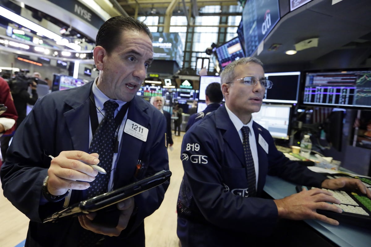 Wall Street cierra mixto y el Nasdaq baja 0,02%, pendiente de resultados trimestrales de grandes corporaciones de Estados Unidos
