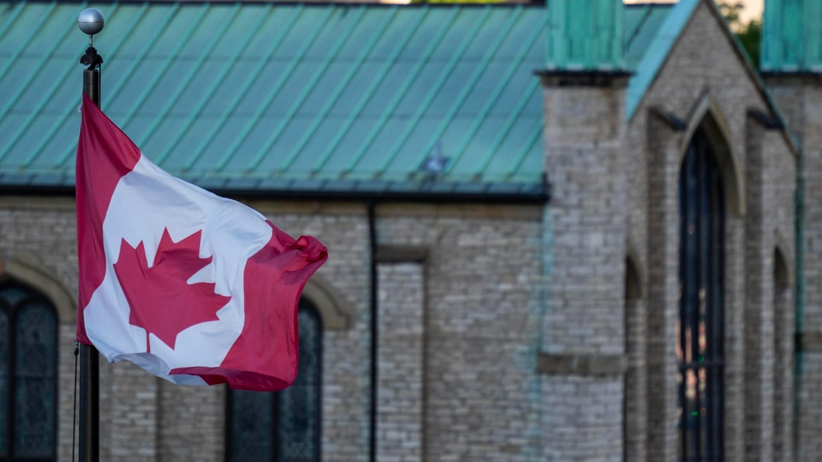 Canadá impone aranceles de hasta el 50 % a productos de EE.UU. como el acero o electrónica