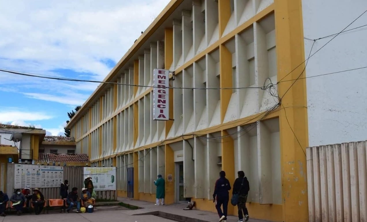 Puno: Policía lleva a un detenido al hospital y este fuga con ayuda de sus familiares en Juliaca