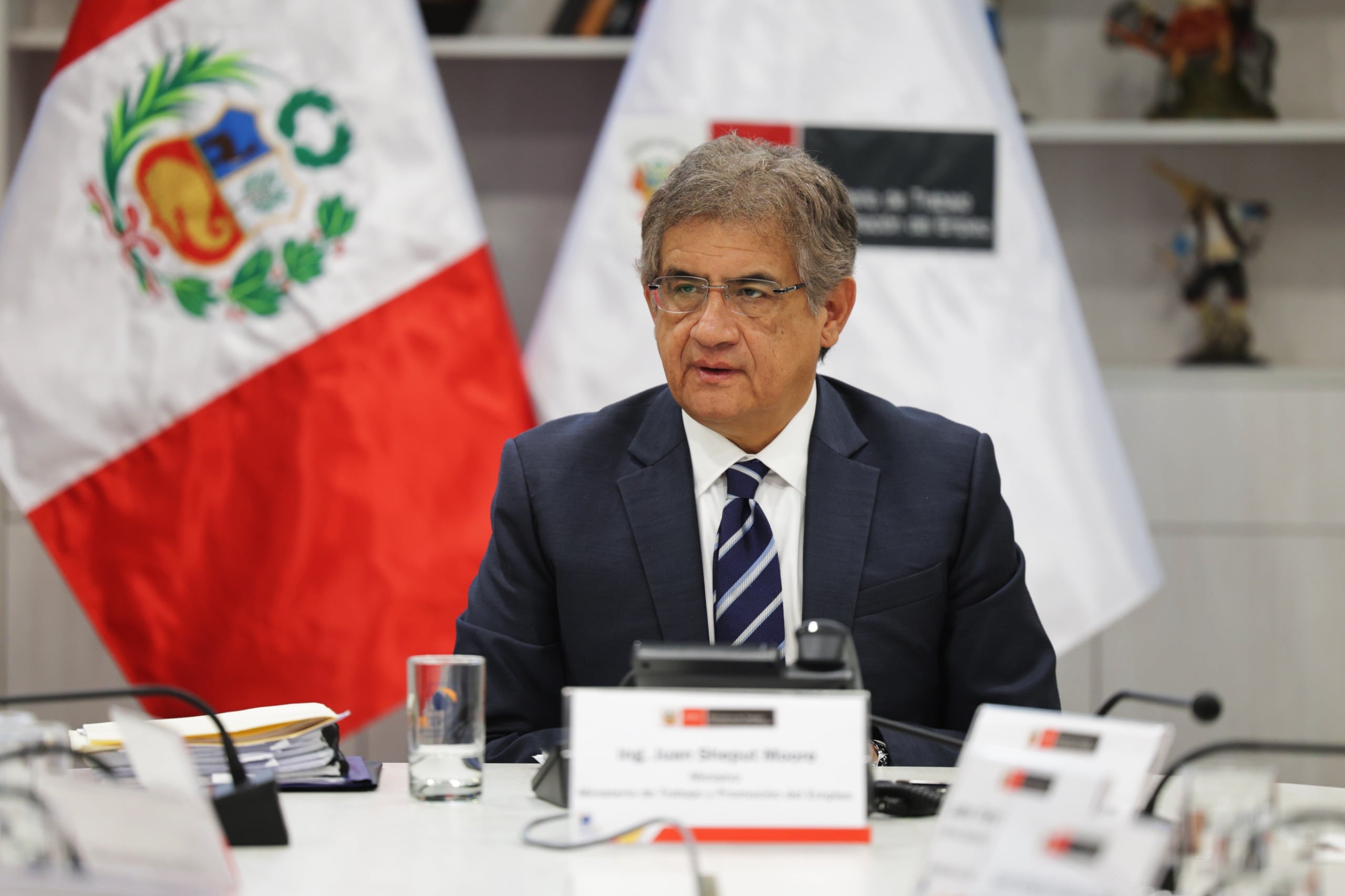 Sheput anuncia que el aumento de la RMV a S/ 1,300 será en dos tramos, el primero este año