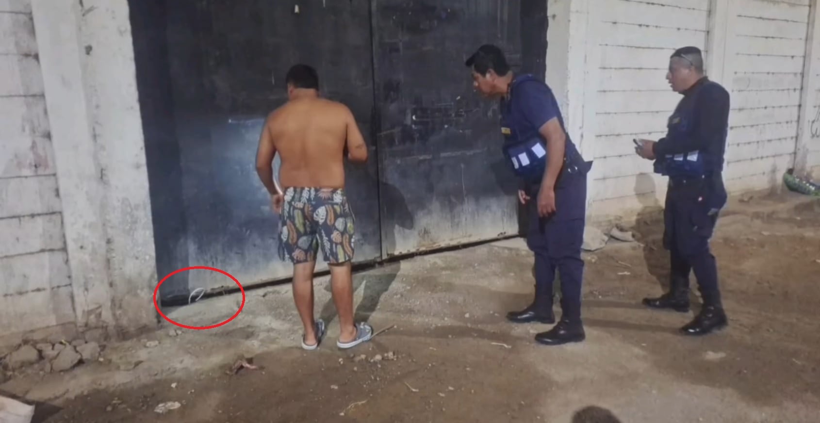 La Libertad: Delincuentes disparan contra el portón de un colegio y dejan un artefacto explosivo en Guadalupe