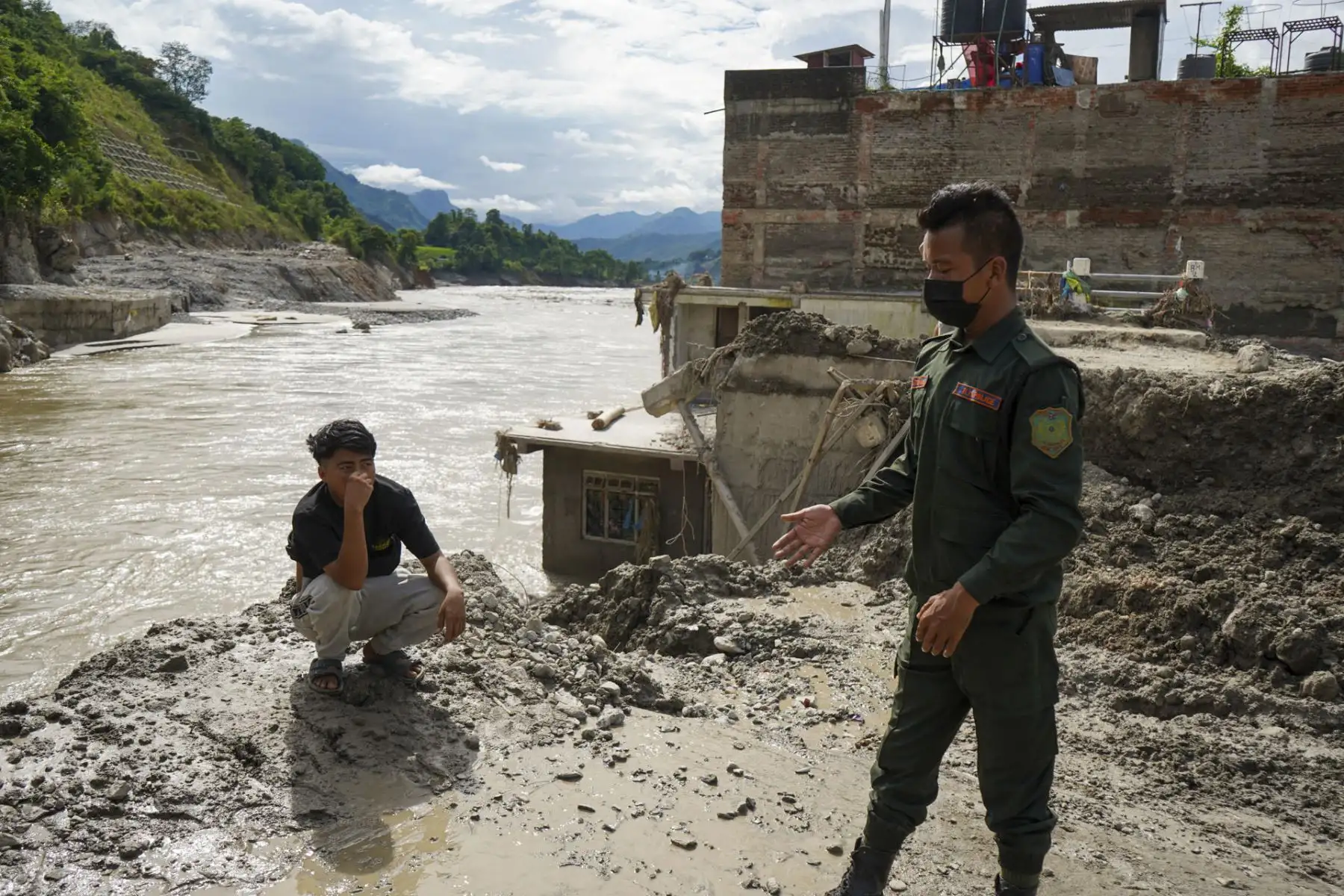 Nepal reporta casi 1.400 muertos y mantiene en más de 4.000 los desaparecidos tras alud