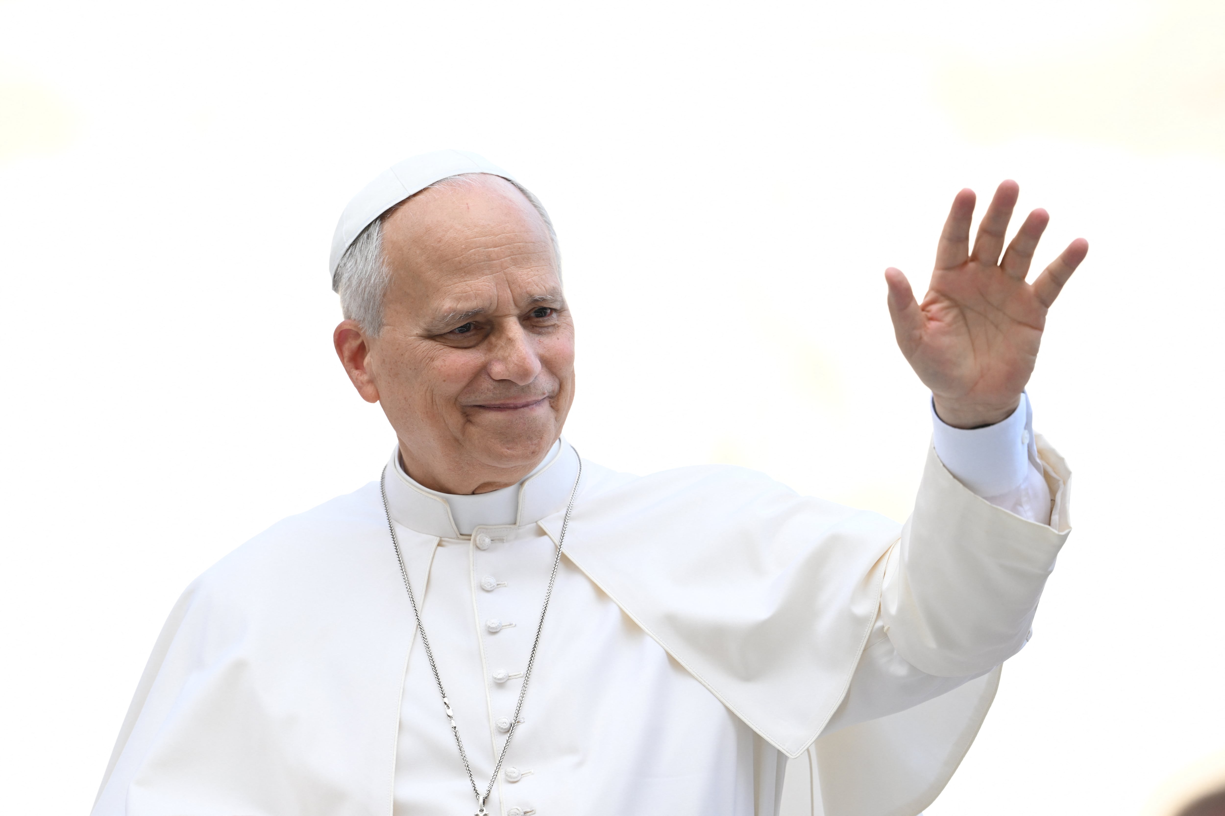 El papa León XIV pasó una noche “tranquila” tras ser operado de un cáncer de pulmón