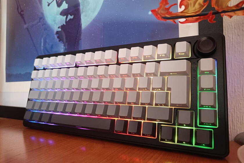 G-LAB Keyz Elite 300 GRG, análisis: un teclado mecánico inalámbrico y muy completo para quien quiere jugar y trabajar sin gastarse una fortuna