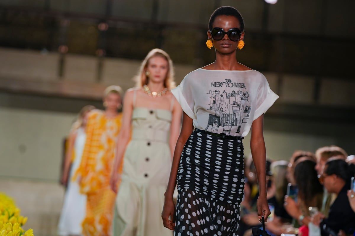 Carolina Herrera celebra 45 años de moda fiel a sus señas de identidad
