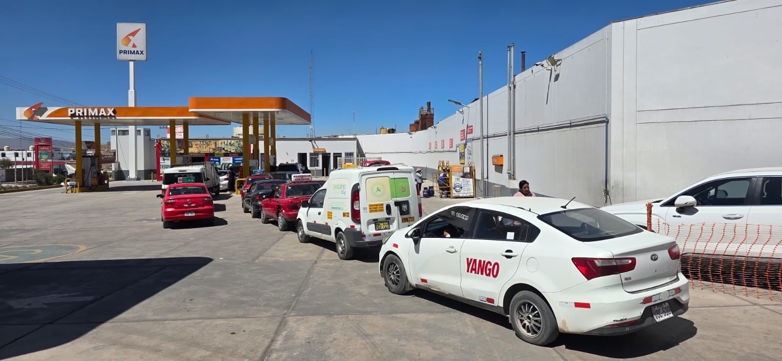 Declaran en emergencia el abastecimiento de GLP en Arequipa y otras regiones del sur