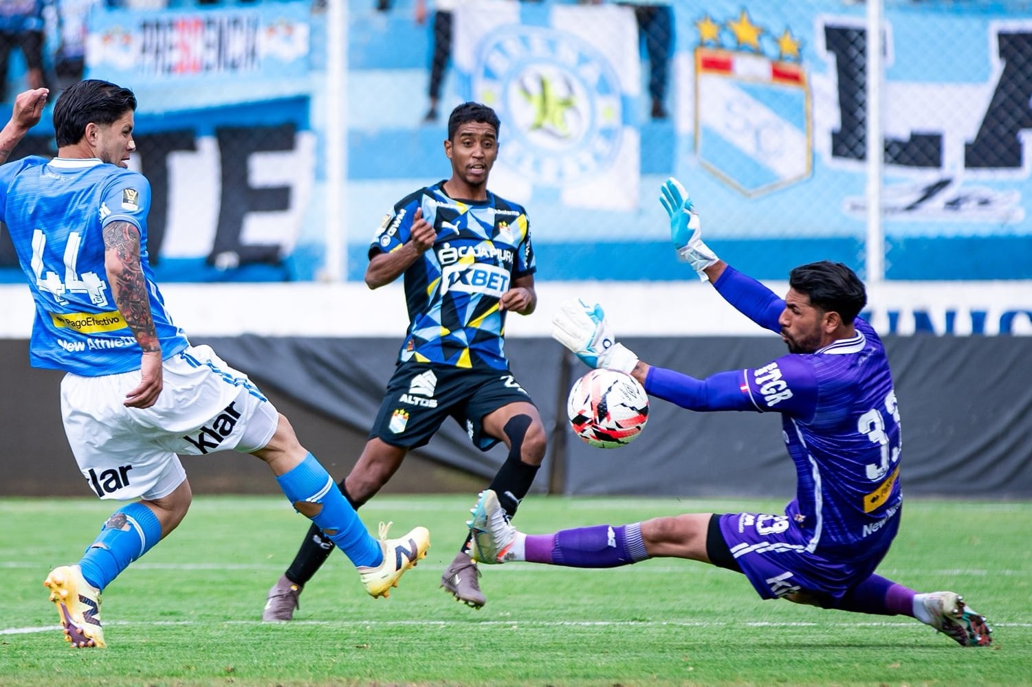 Sporting Cristal se impone en Tarma y se acerca a la final de la Copa de la Liga