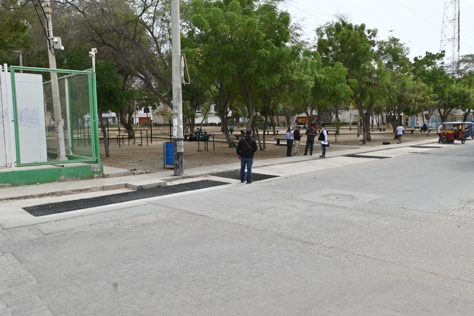 Piura: Culmina mantenimiento y limpieza del dren y rejillas en la Urb. San Isidro