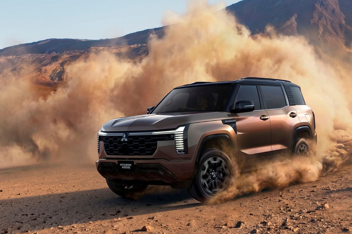Nuevo Mitsubishi Pajero: el icónico todoterreno japonés revive con motor petrolero, 7 plazas y para hacerle frente al LC Prado