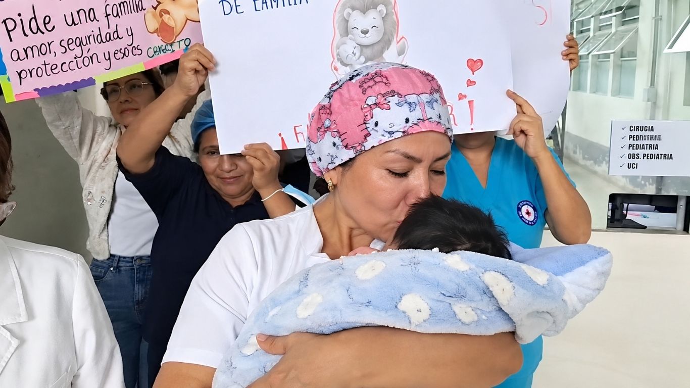 Toñito ya tiene familia: MIMP autoriza a enfermera acoger a bebé con síndrome de Down que fue abandonado al nacer