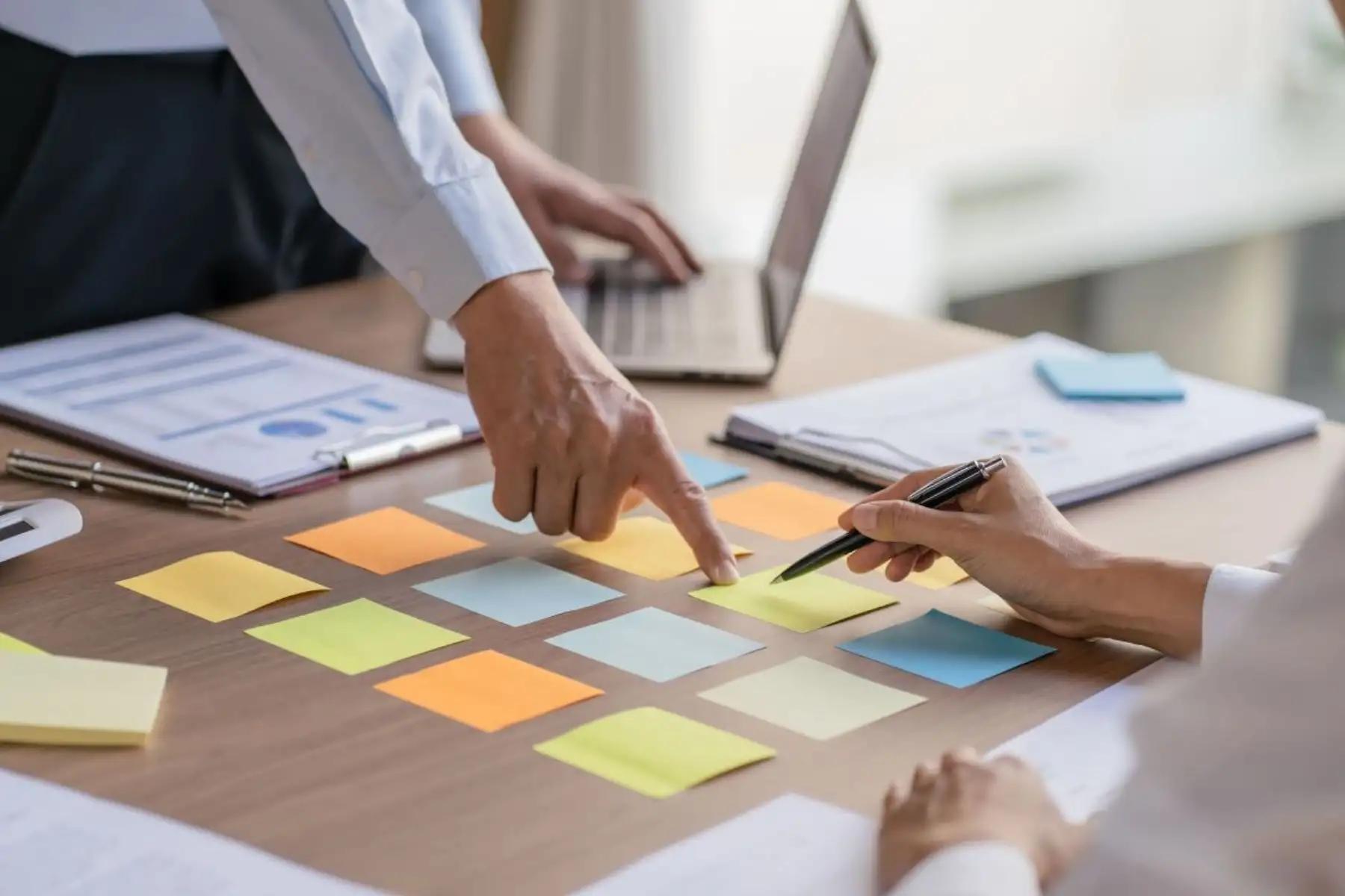 Cinco consejos a tomar en cuenta para que tu empresa revise sus estrategias comerciales