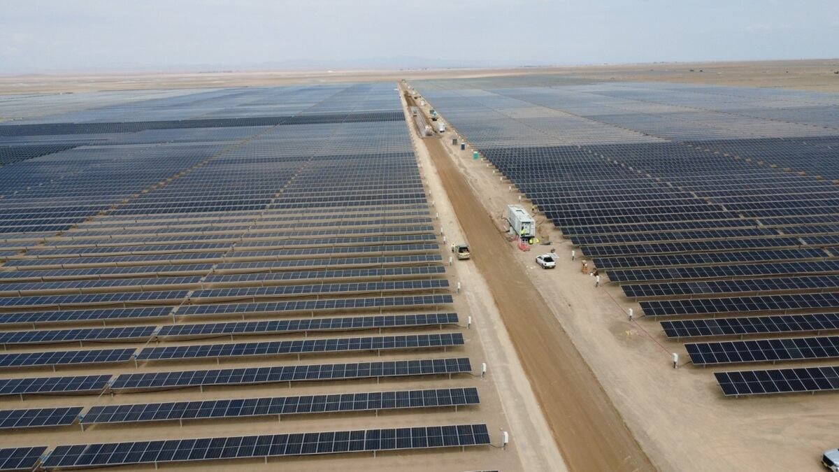 Grupo Enhol asegura US$ 289 millones para construir planta solar Illa de en Arequipa