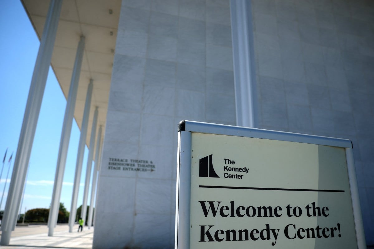 Secretario Comercio de Trump pide renovar Kennedy Center porque está en estado “peligroso”