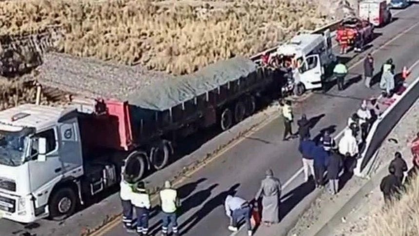 Cusco: al menos nueve muertos en fatal choque entre miniván y tráiler en la vía Apurímac-Arequipa [VIDEO]