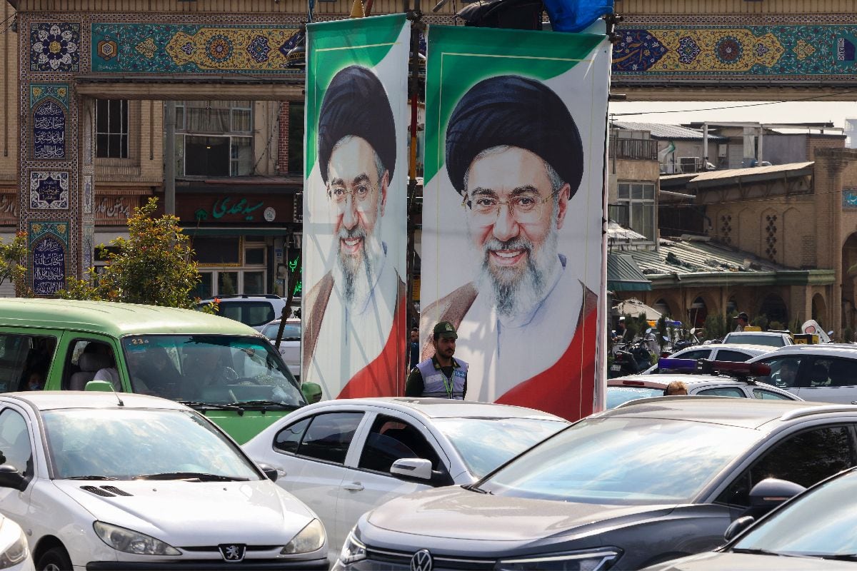Líder supremo de Irán insiste en condiciones para poner fin a guerra con EE.UU.