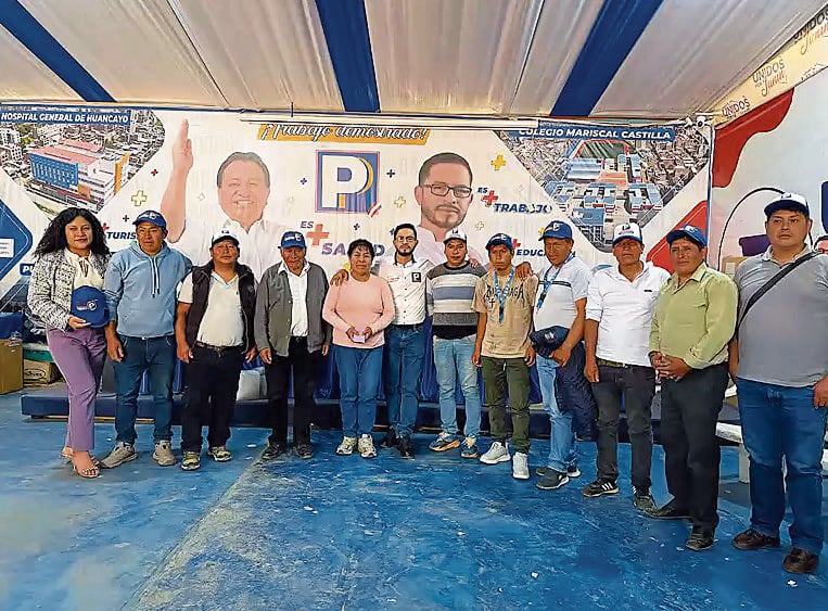 Dirigentes y representantes de comunidades tarmeñas dialogan con Fernando Orihuela y piden carreteras