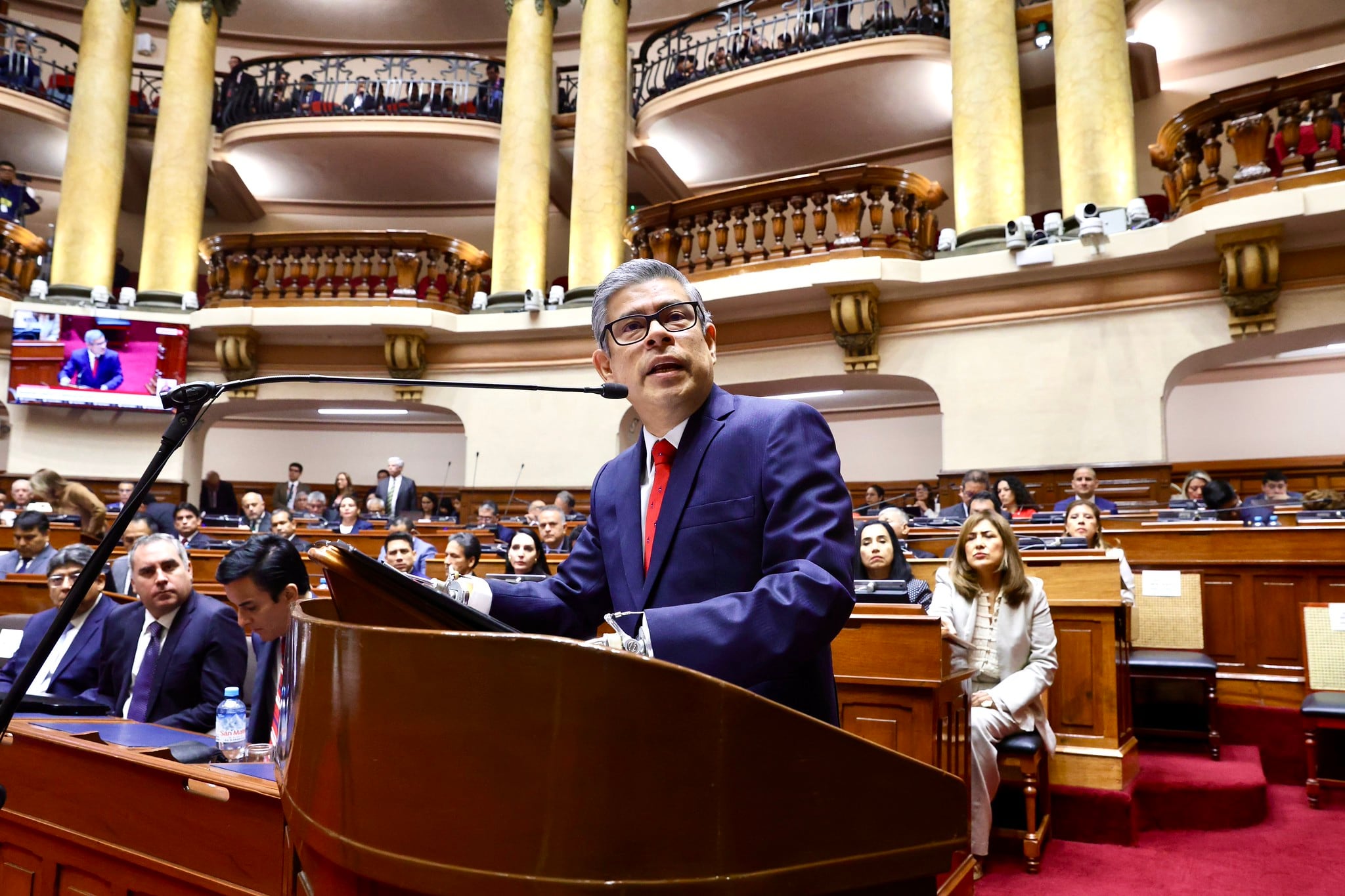 Editorial de Gestión: Anuncios nuevos y repetidos
