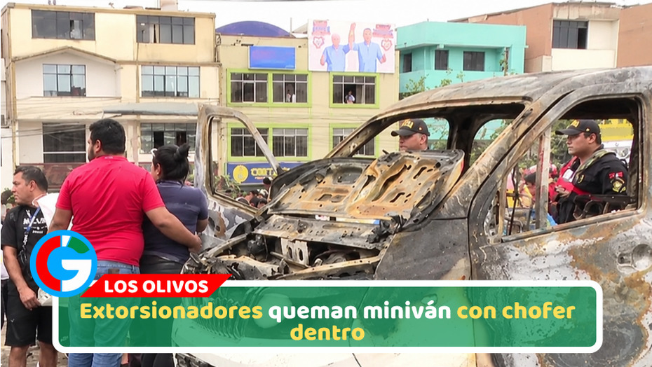 Extorsionadores queman miniván con chofer dentro